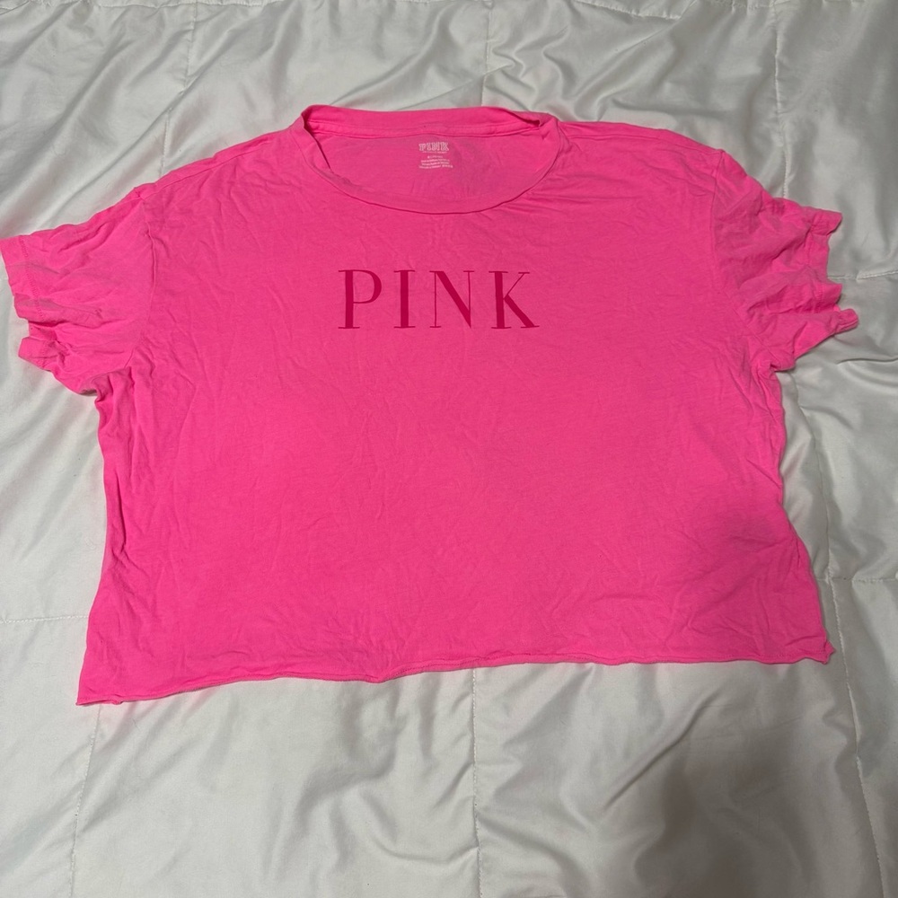 PINK cropped t shirt in bright pink, size medium